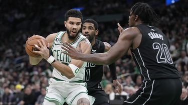 Con 31 de Tatum, Celtics vapulean a Nets
