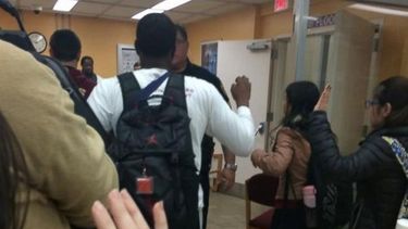 Un muerto y tres heridos en un tiroteo en universidad de Florida