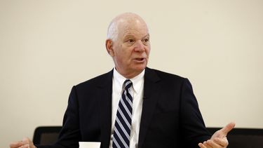 EEUU: Senador exige se le entregue información sobre el TPS