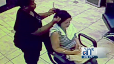 mujer comete fraude en un salon de belleza en homestead