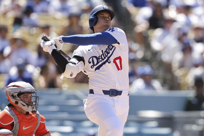El bateador de los Dodgers de Los Ángeles Shohei Ohtani en la octava entrada ante los Astros de Houston el domingo 6 de julio del 2025. (AP Foto/Jessie Alcheh)