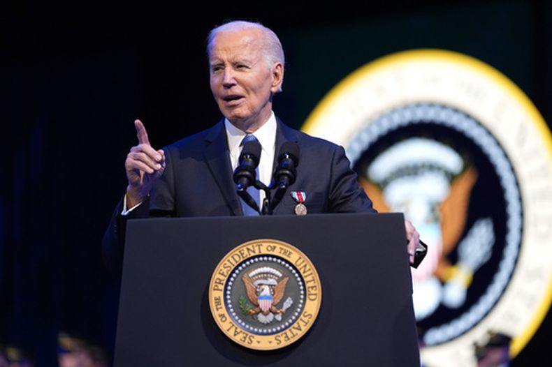 El entonces presidente Joe Biden en un evento en Arlington, Virginia, el 16 de enero del 2025. (AP foto/Evan Vucci)