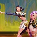 Esta imagen publicada por Netflix muestra a los personajes Zoey, de izquierda a derecha, Rumi y Mira en una escena de KPop Demon Hunters. (Netflix via AP)