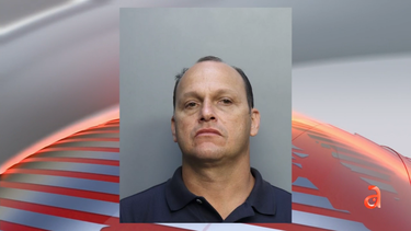 tras las rejas un falso agente de bienes y raices que estafo a mas de 100 personas en hialeah