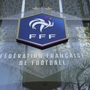 ARCHIVO - El logo de la Federación Francesa de fútbol en su sede de París, el miércoles 11 de enero de 2023. (AP Foto/Michel Euler)