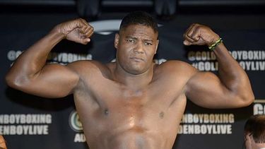 americateve | Ortiz es el primer peso completo cubano en toda la historia a nivel profesional en ganar una corona del orbe, aunque el título interino de la Asociación Mundial de Boxeo, AMB.