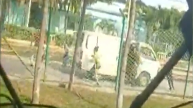 video: queda captado como agentes de la seguridad del estado en cuba secuestran a manifestantes
