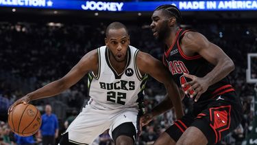 Bucks pierden al menos un partido a Middleton por lesión