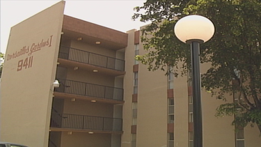 duenos de condominio lanzan fuertes criticas contra el deterioro de la edificacion