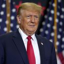 El expresidente Donald Trump habla durante un evento el 19 de diciembre de 2023, en Waterloo, Iowa. (AP Foto/Charlie Neibergall, Archivo)
