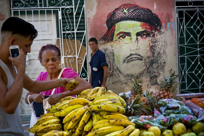 CAR-GEN_OBAMA-CUBA-5.jpg