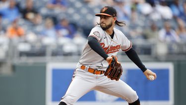 Santander y Odor pegan jonrón por Orioles al vencer a Reales