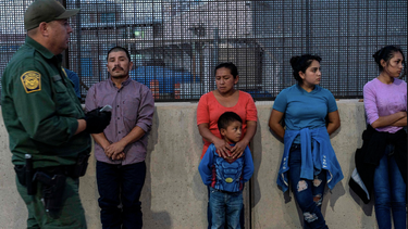 eeuu bate record con mas 2,7 millones de detenciones de migrantes en un ano