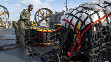 Corren rumores sobre globos y ovnis; las autoridades callan