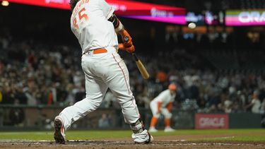Gigantes remontan ante Diamondbacks con jonrón de Crawford