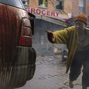 Esta imagen publicada por Paramount Pictures muestra a Lupita Nyongo en una escena de la película A Quiet Place: Day One. (Gareth Gatrell/Paramount Pictures vía AP)