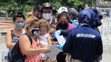 colombia presento un plan de salud para atender a 700 mil migrantes venezolanos