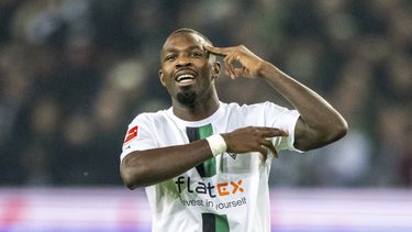 Gladbach frena racha perdedora al ganar a Stuttgart 3-1