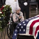 Washington rinde tributo a John McCain