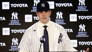 Carlos Rodón, afeitado, estrena uniforme de los Yanquis