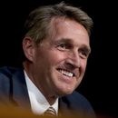 Flake menciona posibilidad de candidatura contra Trump