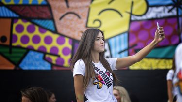 romero britto demanda a apple y a firma de diseno