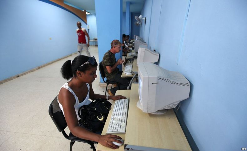 Salas de internet en cuba.jpg