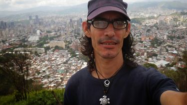 El poeta cubano Geovannys Manso.