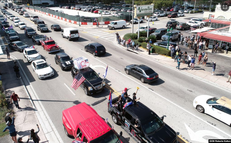 Una caravana a favor de la libertad de Cuba recorre las calles de