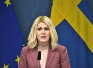 suecia prolonga restricciones, pero dinamarca las retirara