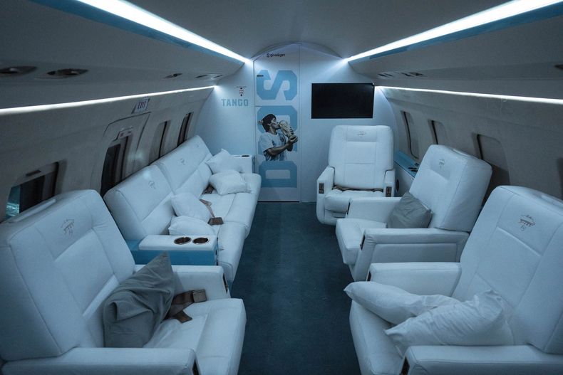 DEP-FUT MUNDIAL-MARADONA AVIÓN
