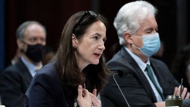 EEUU: Miles de agentes de inteligencia aún no se vacunan