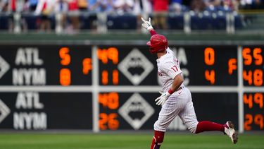 Hoskins y Filis enrachados apalean a Nacionales