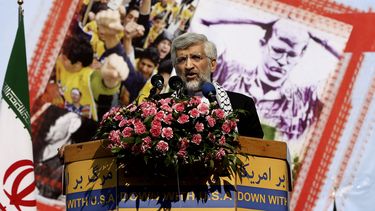 americateve | SaId Jalili, un ex negociador nuclear iran&iacute;, pronuncia un discurso durante una manifestaci&oacute;n antiestadounidense en Teher&aacute;n, Ir&aacute;n, el lunes 4 de noviembre de 2013. El director de la agencia de la ONU para la supervisi&oacute;n a