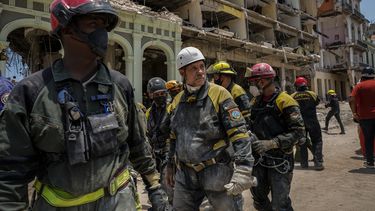 hallazgo de victimas bajo escombros eleva a 41 la cifra de muertes por explosion de hotel saratoga