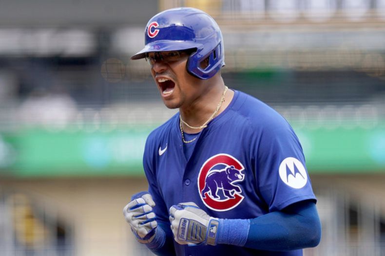 ARCHIVO - Christian Bethancourt, de los Cachorros de Chicago, celebra un sencillo productor durante la novena entrada del juego de béisbol de Grandes Ligas ante los Piratas de Pittsburgh el 28 de agosto de 2024, en Pittsburgh. (AP Foto/Matt Freed, Archivo)