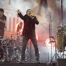 ARCHIVO - Alex González, a la izquierda, y Fher Olvera de la banda de rock mexicana Maná se presentan en Los Ángeles Forum el 15 de noviembre de 2021, en Inglewood, California. (Foto Willy Sanjuan/Invision/AP, archivo)
