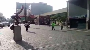 venezolanos se unen al paro convocado por la oposicion