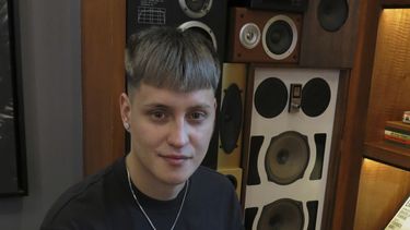 El músico urbano chileno Kidd Voodoo posa para un retrato para promocionar su álbum SATIROLOGÍA (DELUXE EDITION) el 14 de agosto de 2025, en la Ciudad de México. (Foto AP/Berenice Bautista)