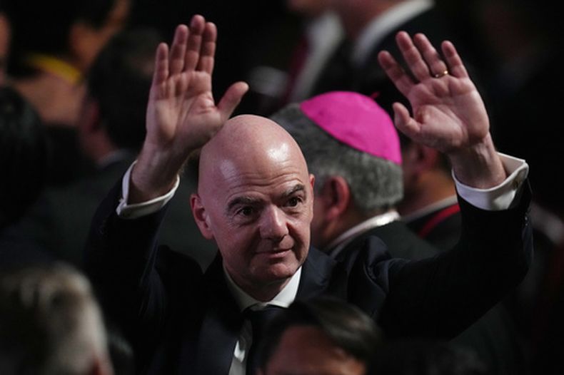 El presidente de la FIFA, Gianni Infantino, llega para la investidura del presidente de Colombia, Abelardo de la Espriella en Cali, Colombia, el viernes 7 de agosto de 2026. (AP Foto/Matias Delacroix)