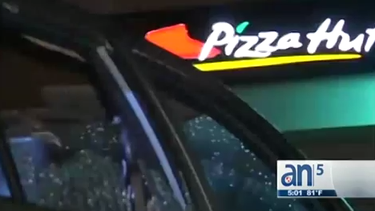 Roban y balean a un repartidor de pizza
