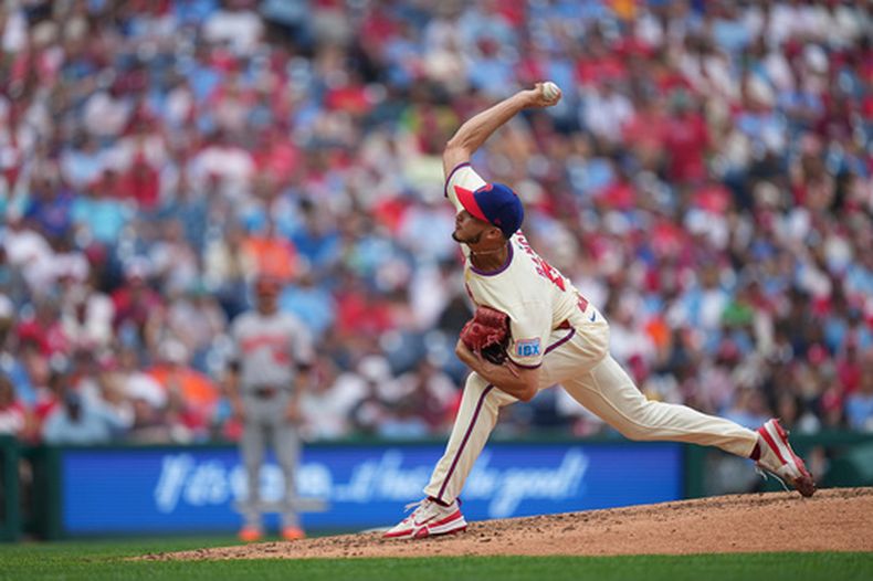 ARCHIVO - foto del 5 de agosto del2 025, el pitcher mexicano de los Filis de Filadelfia Alan Rangel en acción. (AP Foto/Matt Rourke, Archivo)