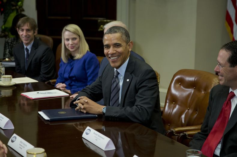 El presidente Barack Obama se re&uacute;ne con directivos de empresas tecnol&oacute;gicas en la Casa Blanca, en Washington, el martes 17 de diciembre de 2013. (AP Foto/ Evan Vucci)
