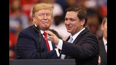 El expresidente Donald Trump y el gobernador de Florida, Ron DeSantis. (Archivo)