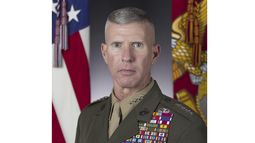 Foto sin fecha del general Eric Smith distribuida por el Departamento de Defensa. El presidente Joe Biden ha postulado a un condecorado oficial como comandante del cuerpo de Marines. Smith es actualmente el subcomandante de de la fuerza, (Departamento de Defensa via AP)