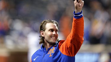 Mets atan a Jeff McNeil con contrato de 50 millones y 4 años