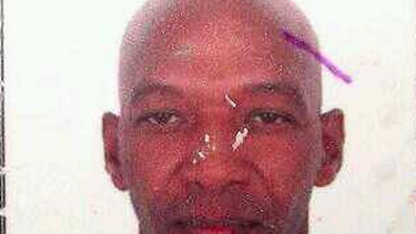 americateve | Foto de Jose Luis Zumaguera Miranda de 45 años de edad baleado a mansalva en las calles de la ciudad de Colon baleado el 8-11-13 en la mañana a manos de 4 oficiales de la Policia Nacional vestidos de civil .