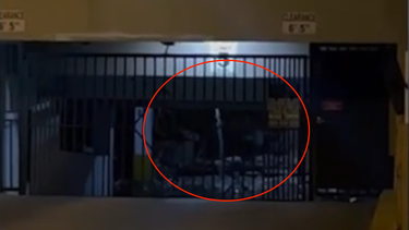 video muestra escombros en el garaje y agua minutos antes  del derrumbe en surfside