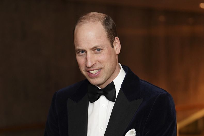 El príncipe Guillermo de Gran Bretaña, presidente de los BAFTA, llega a la 77a entrega de los Premios de la Academia Británica de Cine (BAFTA) en Londres el domingo 18 de febrero de 2024. (Jordan Pettitt/Pool vía AP)