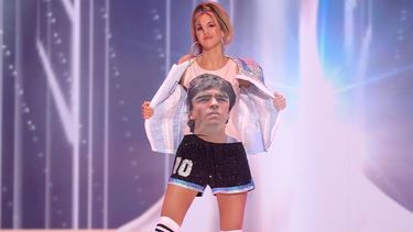 critican a osmel sousa por el traje tipico de miss argentina en honor a maradona